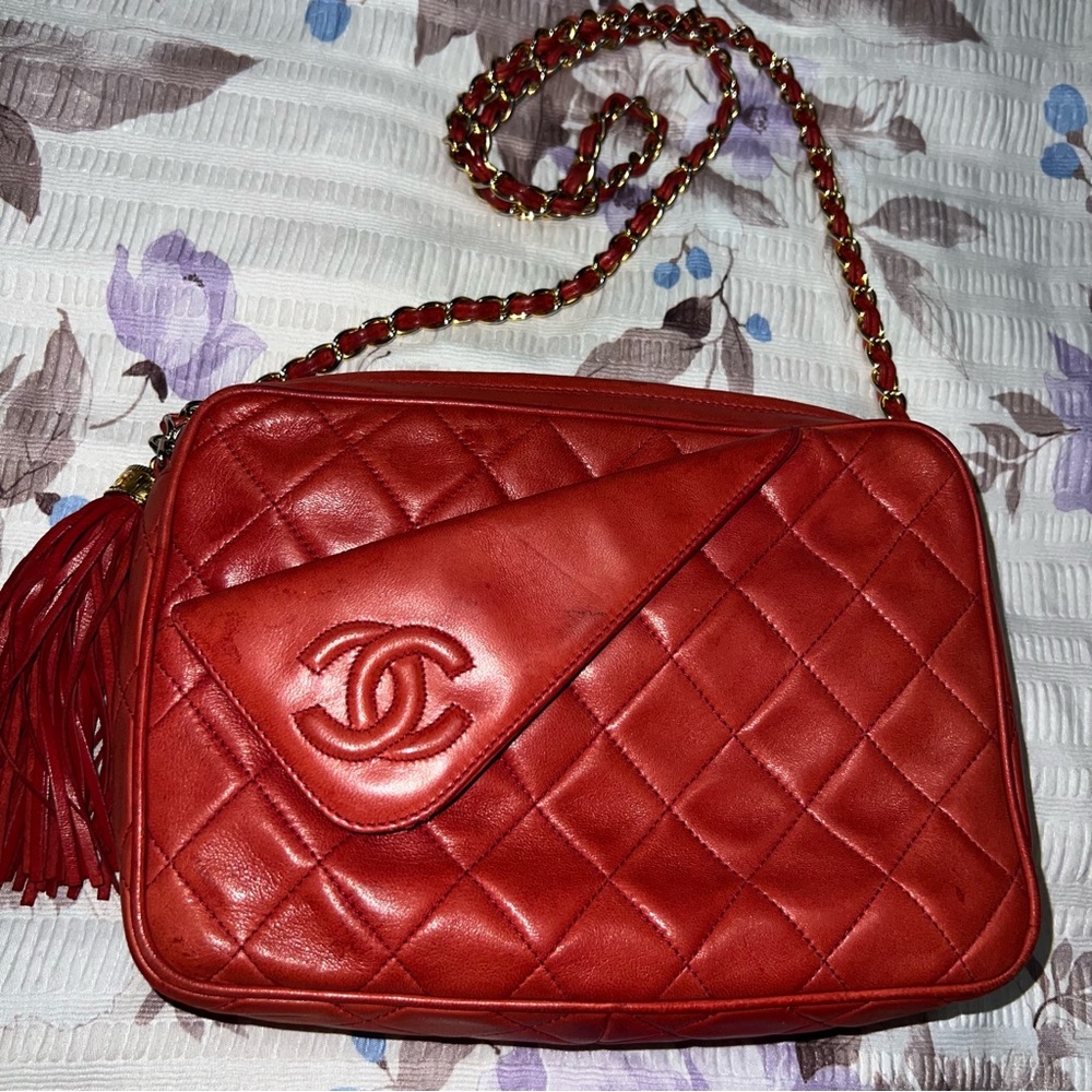Chanel Red Quilted Leather Vintage Shoulder Bag . 100% authentic. ♥️